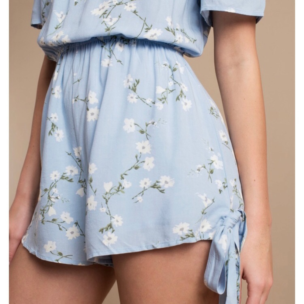 Tobi Romper. Only Worn Once. Like New Condition. - image 3